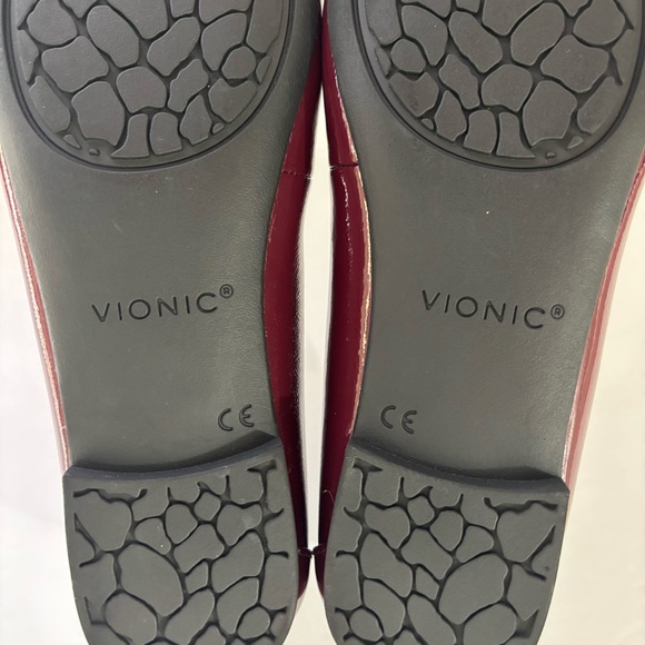 Vionic Anita Women's Flats & Oxfords Crimson Crinkle Patent Size 6.5 - Picture 10 of 13